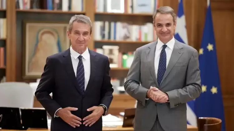 Στη ΝΔ προσχώρησε ο Ανδρέας Λοβέρδος Στη ΝΔ προσχώρησε ο Ανδρέας Λοβέρδος