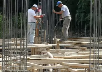 Στις 300.000 οι κενές θέσεις στην Ελλάδα