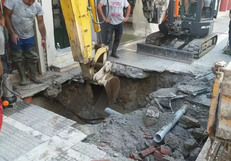 Ταλαιπωρία για νοικοκυριά της Κατερίνης αλλά και τακτική ενημέρωση από τη ΔΕΥΑΚ Ταλαιπωρία για νοικοκυριά της Κατερίνης αλλά και τακτική ενημέρωση από τη ΔΕΥΑΚ