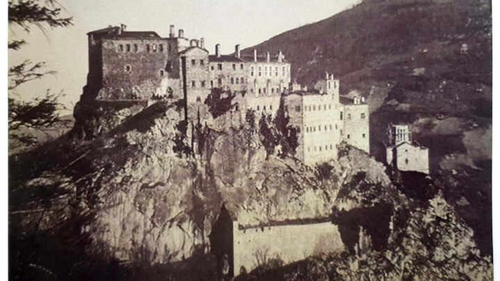 Αφηγητές μιας ιστορίας αιώνων, τα κειμήλια της Μονής Αγίου Γεωργίου Περιστερεώτα, σ' ένα νεο τόμο Αφηγητές μιας ιστορίας αιώνων, τα κειμήλια της Μονής Αγίου Γεωργίου Περιστερεώτα, σ' ένα νεο τόμο