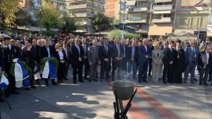 H Κατερίνη Τιμά την 28η Οκτωβρίου – Δοξολογία, κατάθεση στεφάνων και παρέλαση (Φωτορεπορτάζ & Συνεχής Ενημέρωση)