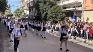 Live: H Κατερίνη Τιμά την 28η Οκτωβρίου – Δοξολογία, κατάθεση στεφάνων και παρέλαση (Φωτορεπορτάζ & Συνεχής Ενημέρωση)