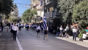 Live: H Κατερίνη Τιμά την 28η Οκτωβρίου – Δοξολογία, κατάθεση στεφάνων και παρέλαση (Φωτορεπορτάζ & Συνεχής Ενημέρωση)