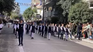 Live: H Κατερίνη Τιμά την 28η Οκτωβρίου – Δοξολογία, κατάθεση στεφάνων και παρέλαση (Φωτορεπορτάζ & Συνεχής Ενημέρωση)