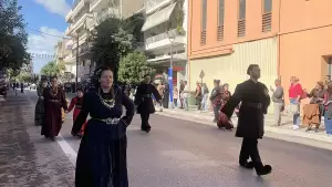 Live: H Κατερίνη Τιμά την 28η Οκτωβρίου – Δοξολογία, κατάθεση στεφάνων και παρέλαση (Φωτορεπορτάζ & Συνεχής Ενημέρωση)