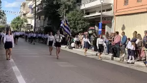 Live: H Κατερίνη Τιμά την 28η Οκτωβρίου – Δοξολογία, κατάθεση στεφάνων και παρέλαση (Φωτορεπορτάζ & Συνεχής Ενημέρωση)