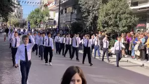 Live: H Κατερίνη Τιμά την 28η Οκτωβρίου – Δοξολογία, κατάθεση στεφάνων και παρέλαση (Φωτορεπορτάζ & Συνεχής Ενημέρωση)