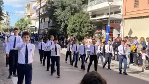 Live: H Κατερίνη Τιμά την 28η Οκτωβρίου – Δοξολογία, κατάθεση στεφάνων και παρέλαση (Φωτορεπορτάζ & Συνεχής Ενημέρωση)