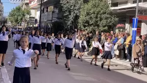 Live: H Κατερίνη Τιμά την 28η Οκτωβρίου – Δοξολογία, κατάθεση στεφάνων και παρέλαση (Φωτορεπορτάζ & Συνεχής Ενημέρωση)