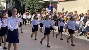 Live: H Κατερίνη Τιμά την 28η Οκτωβρίου – Δοξολογία, κατάθεση στεφάνων και παρέλαση (Φωτορεπορτάζ & Συνεχής Ενημέρωση)