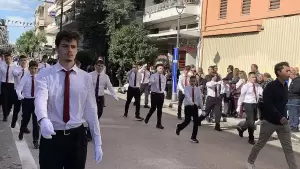 Live: H Κατερίνη Τιμά την 28η Οκτωβρίου – Δοξολογία, κατάθεση στεφάνων και παρέλαση (Φωτορεπορτάζ & Συνεχής Ενημέρωση)