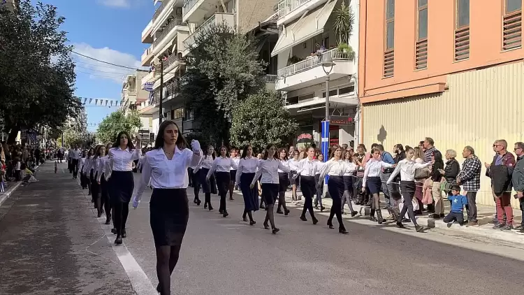 Live: H Κατερίνη Τιμά την 28η Οκτωβρίου – Δοξολογία, κατάθεση στεφάνων και παρέλαση (Φωτορεπορτάζ & Συνεχής Ενημέρωση)