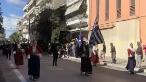 Live: H Κατερίνη Τιμά την 28η Οκτωβρίου – Δοξολογία, κατάθεση στεφάνων και παρέλαση (Φωτορεπορτάζ & Συνεχής Ενημέρωση)