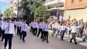 Live: H Κατερίνη Τιμά την 28η Οκτωβρίου – Δοξολογία, κατάθεση στεφάνων και παρέλαση (Φωτορεπορτάζ & Συνεχής Ενημέρωση)