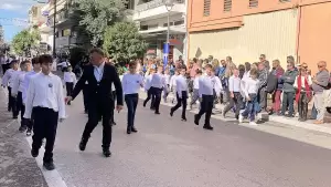 Live: H Κατερίνη Τιμά την 28η Οκτωβρίου – Δοξολογία, κατάθεση στεφάνων και παρέλαση (Φωτορεπορτάζ & Συνεχής Ενημέρωση)