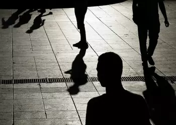 Η αγορά εργασίας κολλημένη