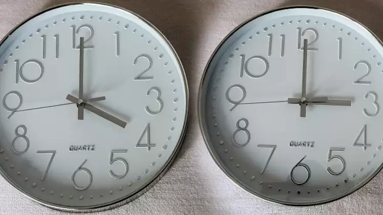Αλλαγή ώρας 2025: Γυρίζουμε τους δείκτες μία ώρα πίσω την Κυριακή