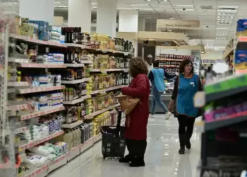 Ανεβαίνουν σε 2.400 οι κωδικοί με μειωμένες τιμές στα σούπερ μάρκετ
