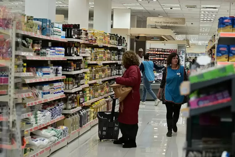Ανεβαίνουν σε 2.400 οι κωδικοί με μειωμένες τιμές στα σούπερ μάρκετ