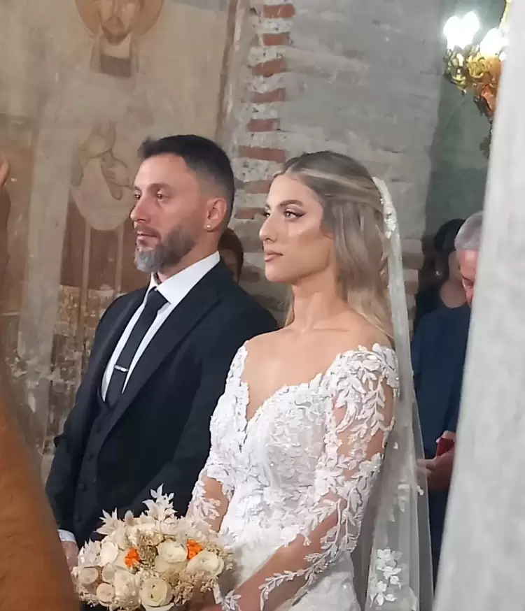 Βημα..τίζοντας – Κωνσταντίνα & Ορέστης: Γάμος με Αιώνιους Όρκους στην Παναγιά Κονταριώτισσας Αυτόματο προσχέδιο