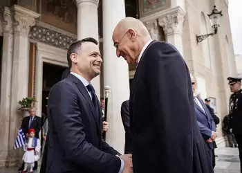 Δένδιας και Δούκας συμφώνησαν ότι διαφωνούν για τον Άγνωστο Στρατιώτη – Η συνέχεια στα… δικαστήρια