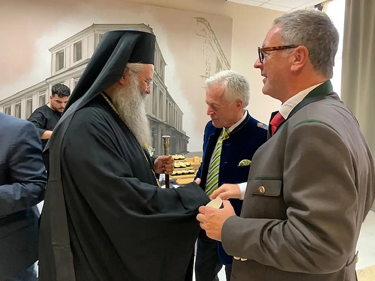 Βημα..τίζοντας: Δεξίωση στο Δημαρχείο για τον εορτασμό της απελευθέρωσης Δεξίωση στο Δημαρχείο για τον εορτασμό της απελευθέρωσης