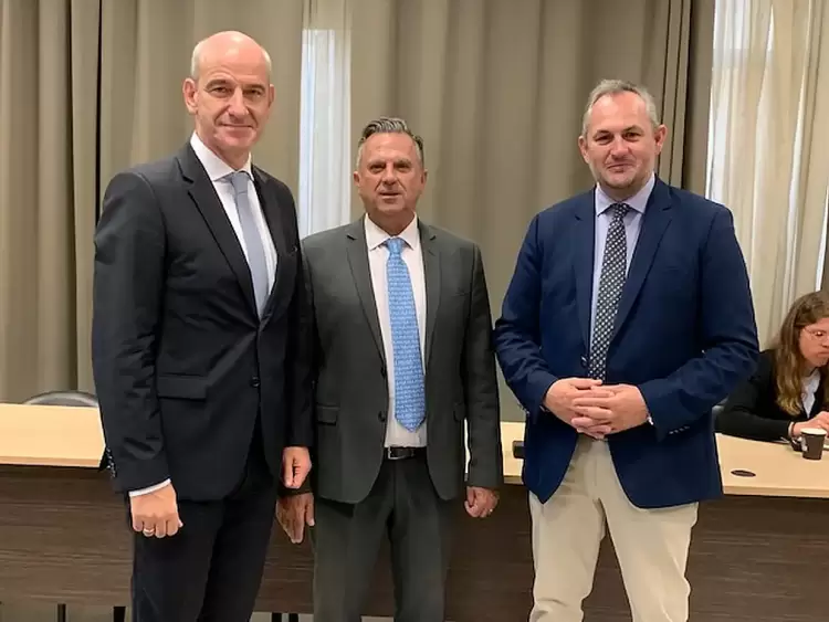 Βημα..τίζοντας: Δεξίωση στο Δημαρχείο για τον εορτασμό της απελευθέρωσης Δεξίωση στο Δημαρχείο για τον εορτασμό της απελευθέρωσης