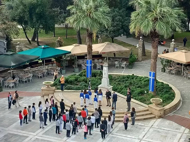 Δήμος Κατερίνης και 2ο Δημοτικό Σχολείο Κατερίνης τίμησαν τη μνήμη Δήμος Κατερίνης και 2ο Δημοτικό Σχολείο Κατερίνης τίμησαν τη μνήμη