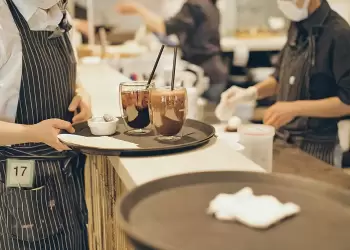 Η Ελλάδα της «Οικονομίας των Καφετεριών»