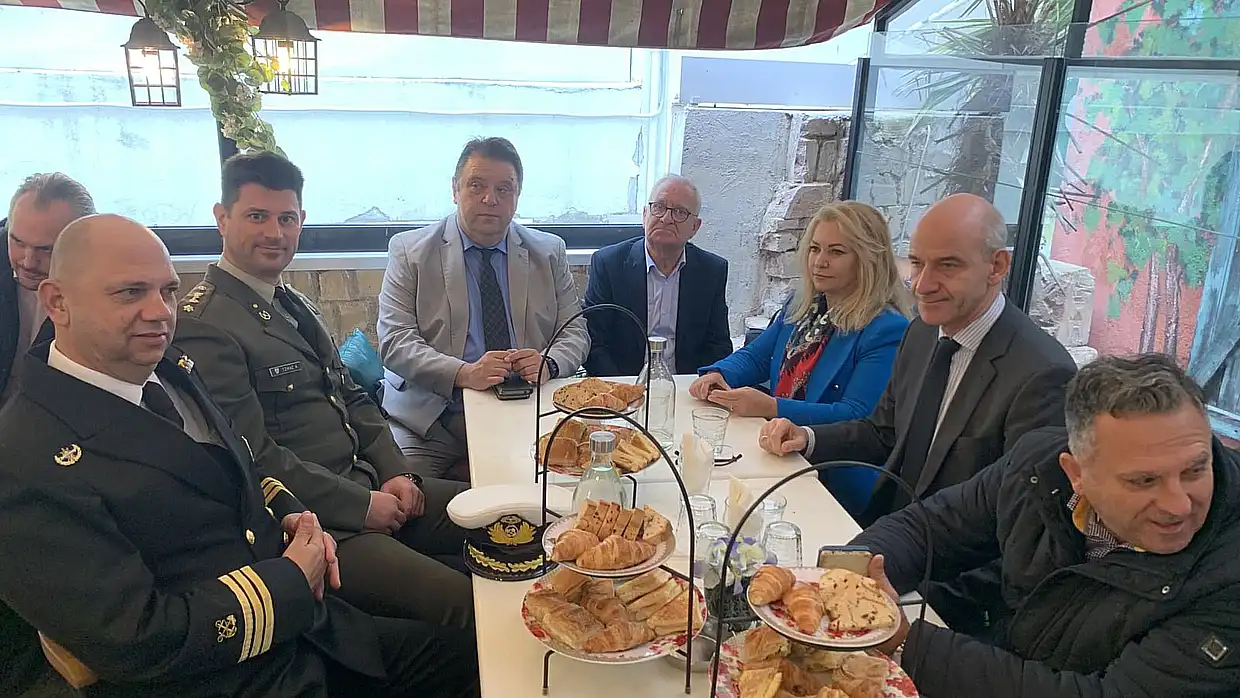 Κατερίνη: Ο εορτασμός της Ημέρας της Αστυνομίας και του Αγίου Αρτεμίου (φωτορεπορτάζ και βίντεο) Κατερίνη: Ο εορτασμός της Ημέρας της Αστυνομίας και του Αγίου Αρτεμίου