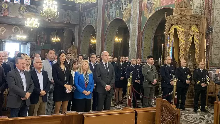 Κατερίνη: Ο εορτασμός της Ημέρας της Αστυνομίας και του Αγίου Αρτεμίου (φωτορεπορτάζ και βίντεο) Κατερίνη: Ο εορτασμός της Ημέρας της Αστυνομίας και του Αγίου Αρτεμίου