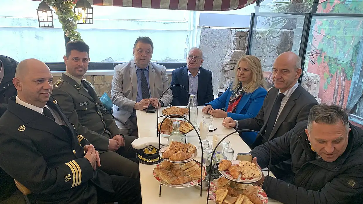 Κατερίνη: Ο εορτασμός της Ημέρας της Αστυνομίας και του Αγίου Αρτεμίου (φωτορεπορτάζ και βίντεο) Κατερίνη: Ο εορτασμός της Ημέρας της Αστυνομίας και του Αγίου Αρτεμίου