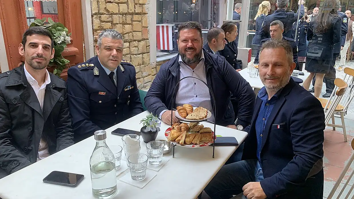 Κατερίνη: Ο εορτασμός της Ημέρας της Αστυνομίας και του Αγίου Αρτεμίου (φωτορεπορτάζ και βίντεο) Κατερίνη: Ο εορτασμός της Ημέρας της Αστυνομίας και του Αγίου Αρτεμίου