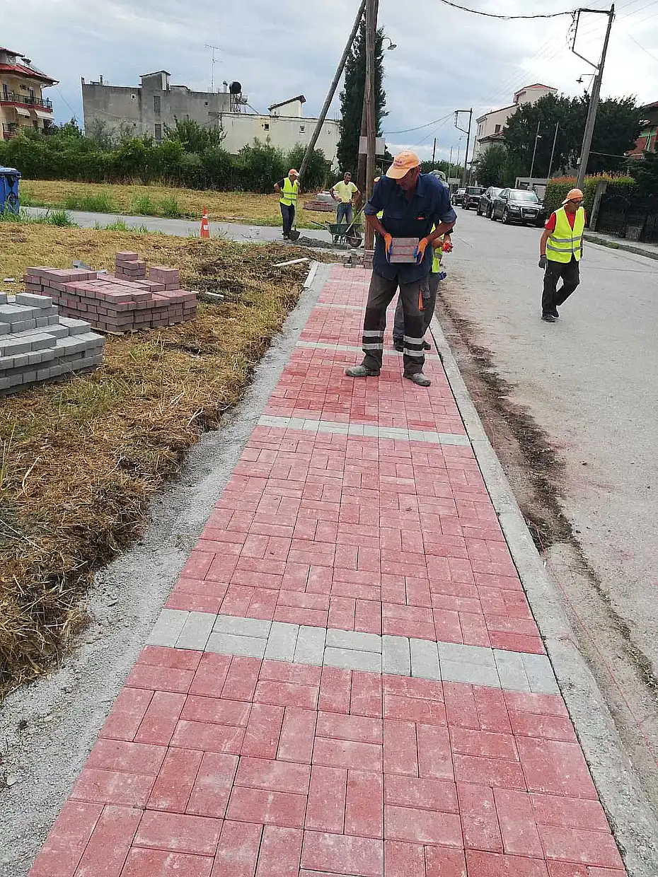 Κατερίνη: Νέα πεζοδρόμια για ασφαλή και προσβάσιμη πόλη – Έργα αναβάθμισης από τον Δήμο