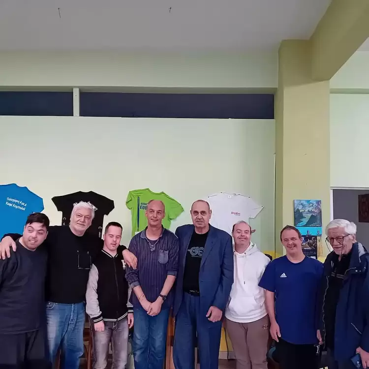 Κατερίνη: Στελέχη Κινήματος Δημοκρατίας επισκέφτηκαν τον Πολυχώρο «Καφέ Κομπολόϊ»