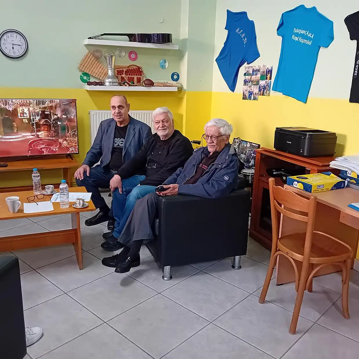 Κατερίνη: Στελέχη Κινήματος Δημοκρατίας επισκέφτηκαν τον Πολυχώρο «Καφέ Κομπολόϊ»