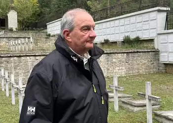 Κώστας Καραμανλής: Φόρος τιμής στους πεσόντες του ’40 σε Βουλιαράτες και Κλεισούρα