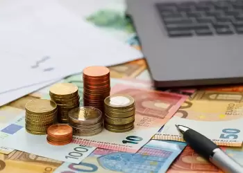 Ληξιπρόθεσμα χρέη: Εκτοξεύθηκαν οι οφειλές σε εφορία και ασφαλιστικά ταμεία  