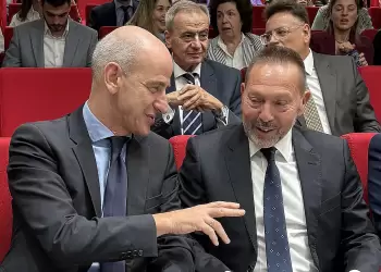 Μπαραλιάκος – Στουρνάρας για τις εξελίξεις της οικονομίας 