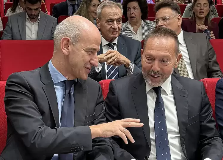 Μπαραλιάκος – Στουρνάρας για τις εξελίξεις της οικονομίας 