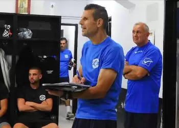 Παρελθόν ο Παναγιώτης Κυπαρίσσης απο τον πάγκο του Πιερικού Παρελθόν ο Παναγιώτης Κυπαρίσσης απο τον πάγκο του Πιερικού