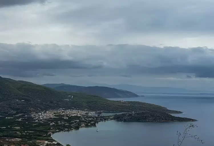 Πώς θα είναι ο καιρός σε Κατερίνη και Πιερία σήμερα Παρασκευή, 17 Οκτωβρίου 2025: Nεφώσεις με βροχές και καταιγίδες