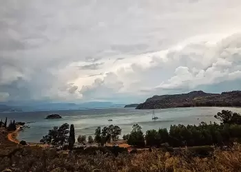 Πώς θα είναι ο καιρός σε Κατερίνη και Πιερία σήμερα Δευτέρα, 20 Οκτωβρίου 2025: Νεφώσεις με ασθενείς τοπικές βροχές