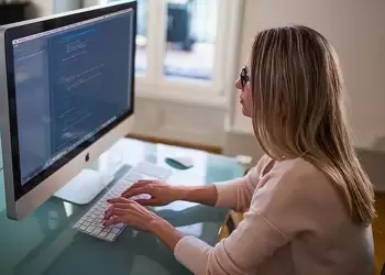 Ψηφιακοί νομάδες στην Ελλάδα – Που ζουν, πως δουλεύουν, τι αλλάζει