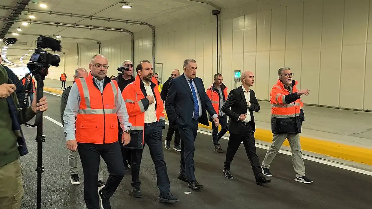 Σήραγγα Κατερίνης: Νέα εποχή με κορυφαία τεχνολογία και πρότυπα ασφάλειας (βίντεο & εικόνες) Σήραγγα Κατερίνης: Νέα εποχή με κορυφαία τεχνολογία και πρότυπα ασφάλειας, από σήμερα Δευτέρα 20/10/2025 στις 18:00