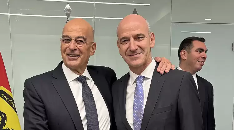 Στα εγκαίνια της νέας βιοκλιματικής όψης του κτιρίου του Υπουργείου Εθνικής Άμυνας ο Φώντας Μπαραλιάκος