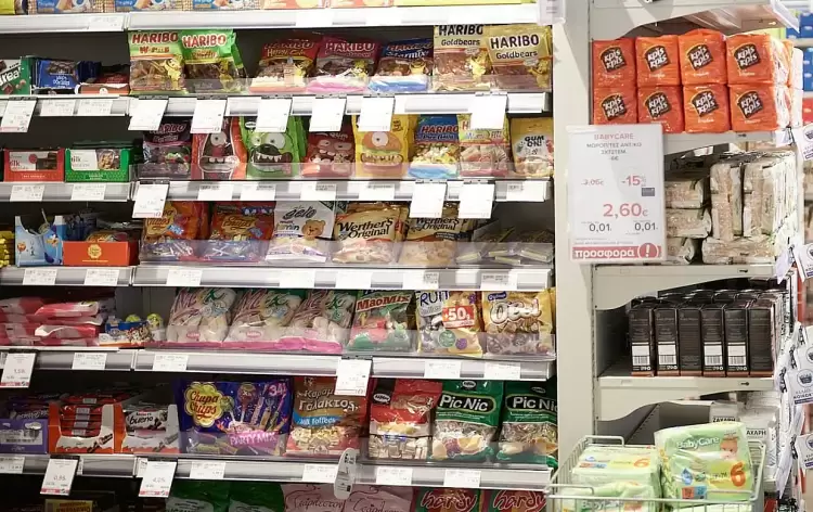 Στα ράφια των σούπερ μάρκετ – Πάνω από 2.000 προϊόντα με χαμηλότερες τιμές το εύρος των μειώσεων