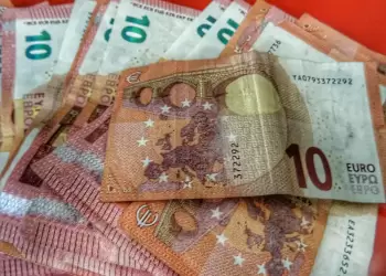 Τα επιδόματα που φέρνει ο Νοέμβριος – Οι προϋποθέσεις και οι δικαιούχοι