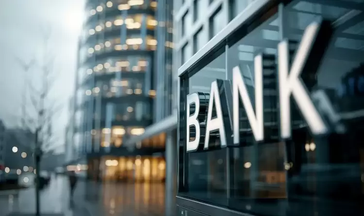 Τα επιχειρηματικά χαρτοφυλάκιά τους «σκανάρουν» οι τράπεζες