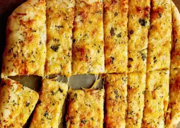 Το σκορδόψωμο μοιάζει με πίτσα